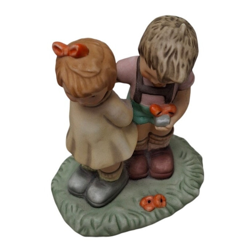 Vintage 1996 Berta Hummel Goebel BH20 Token of Love Couple Ceramic Figurine