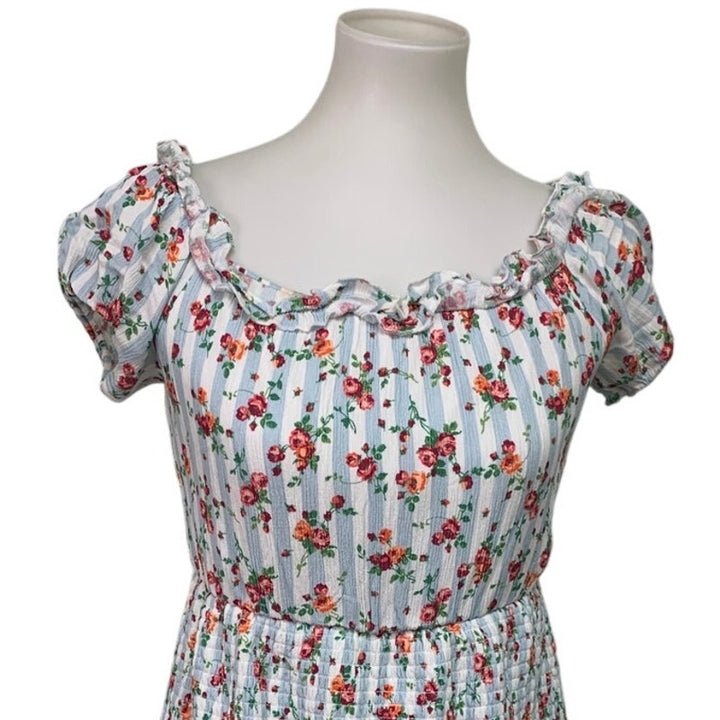 Peach Love California Womens Medium Striped Floral Short Sleeve Smocked Dress