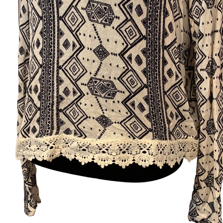 Divided H&amp;M Womens Large Aztec Print Long Sleeve Lace Detail Scoop Neck Top