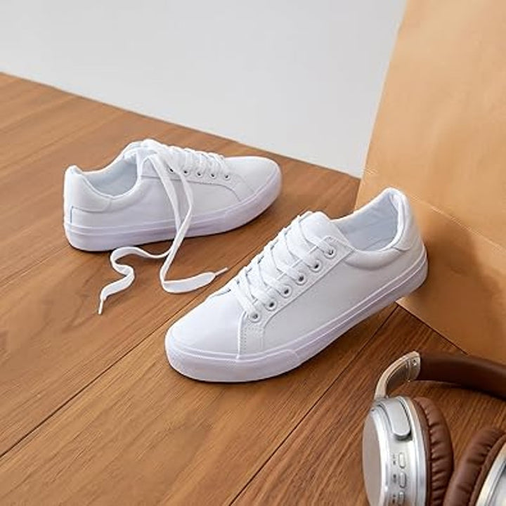 New Rominz Womens Size 8.5 White Canvas Basic Lace Up Lightweight Sneaker Shoes