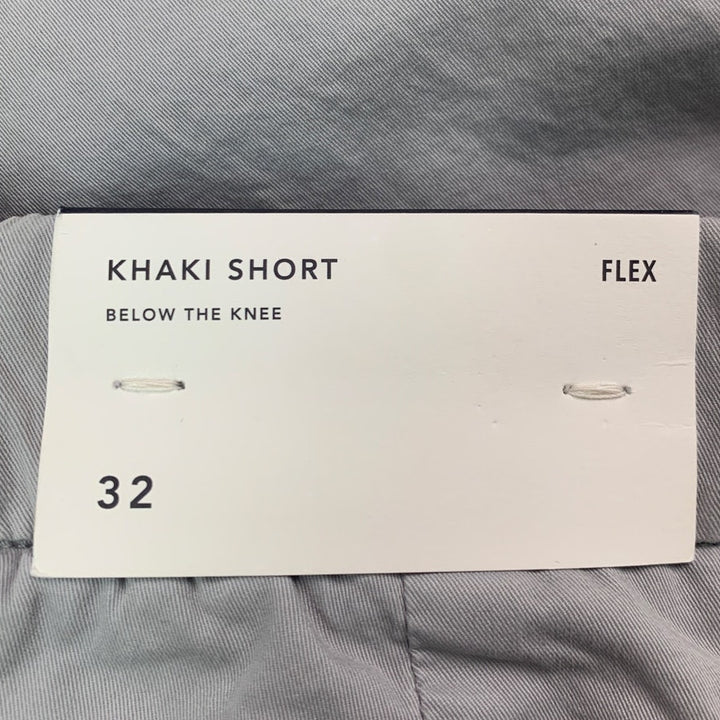 NWT New American Eagle Mens Size 32 Flex Below The Knee Light Gray Khaki Shorts