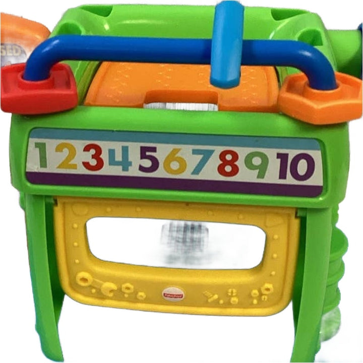 Fisher-Price Small Puppy Dog Themed Plastic Sound Making Car Wash Playset