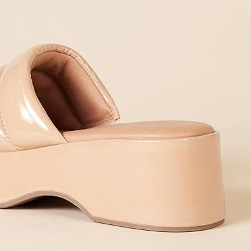 New Amazon EssentialsWomens Size 9 Tan Faux Leather Platform Slide On Sandals