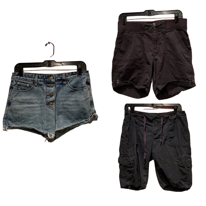 3 Supplies Lee Womens Medium Size 8 Button Fly Cutoff Denim &amp; Black Shorts