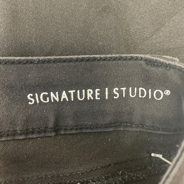 Signature Studio Womens Size 12 Stretch Cotton Lightweight Denim Black Jeans