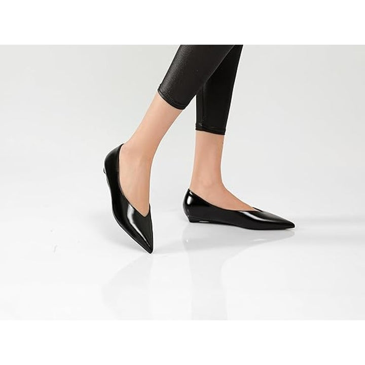 Reitoye Womens Size 8.5 Shiny Black Low Heel Slide On Pointed Toe Flats Shoes