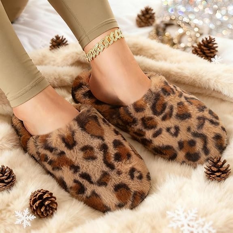 Snug Leaves Womens Size 7-8 Cheetah Print Slippers Fuzzy Slip On House Shoes
