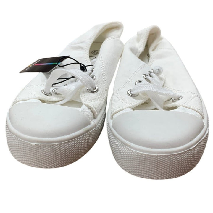 New Colgo Girls Size 13 White Lace Up Canvas Classic Basic Sneaker Shoes