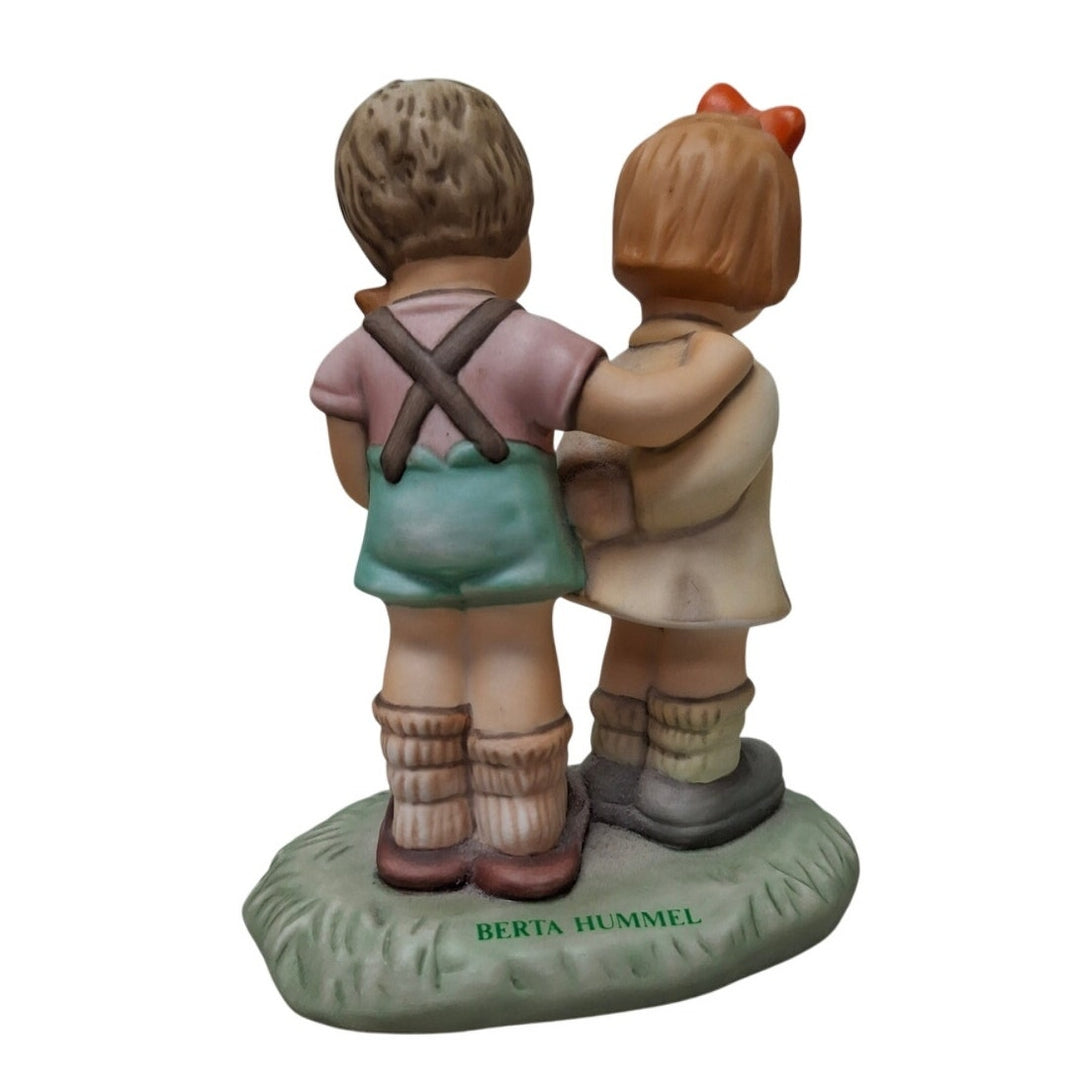 Vintage 1996 Berta Hummel Goebel BH20 Token of Love Couple Ceramic Figurine