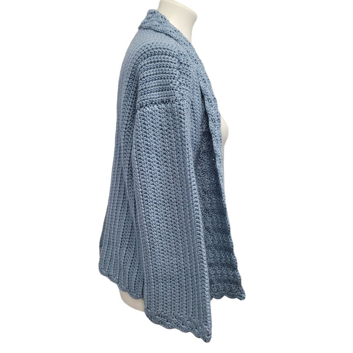 Handmade Womens Medium Acrylic Yarn Scalloped Edges w Pockets Cardigan Sweater
