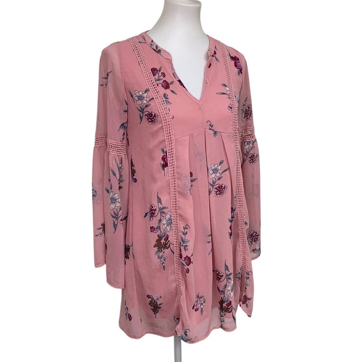 Sequin Hearts Womens XS Boho Long Bell Sleeve Flowy Pink Floral VNeck Mini Dress