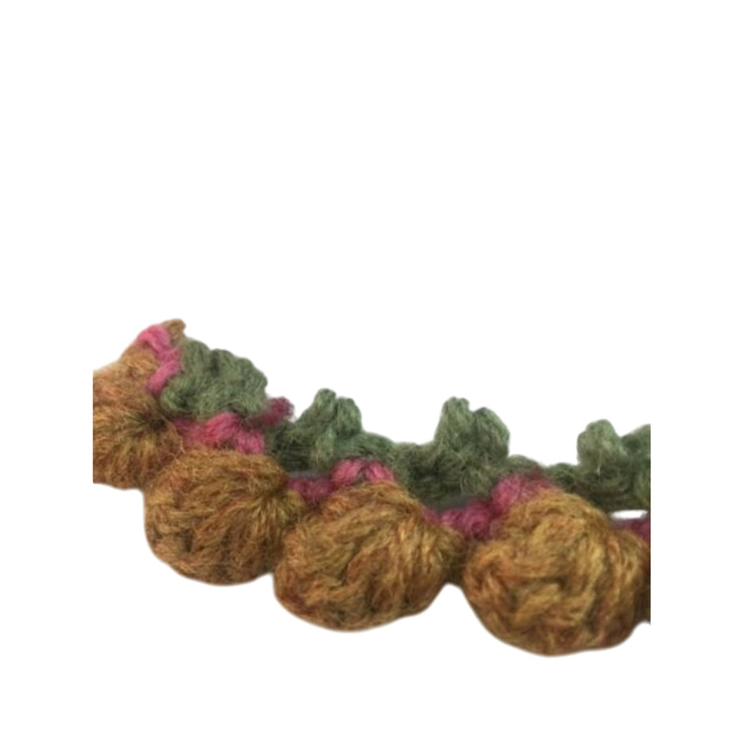 Handmade 3+ yd rescued scalloped crocheted acrylic yarn border craft pillow trim
