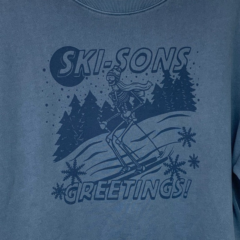 New American Eagle Womens Medium Skeleton Ski-Sons Greetings Sweatshirt