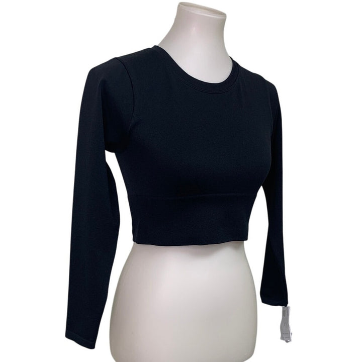 New Offline by Aerie Womens Medium Long Sleeve Crew Neck Cropped Activewear Top