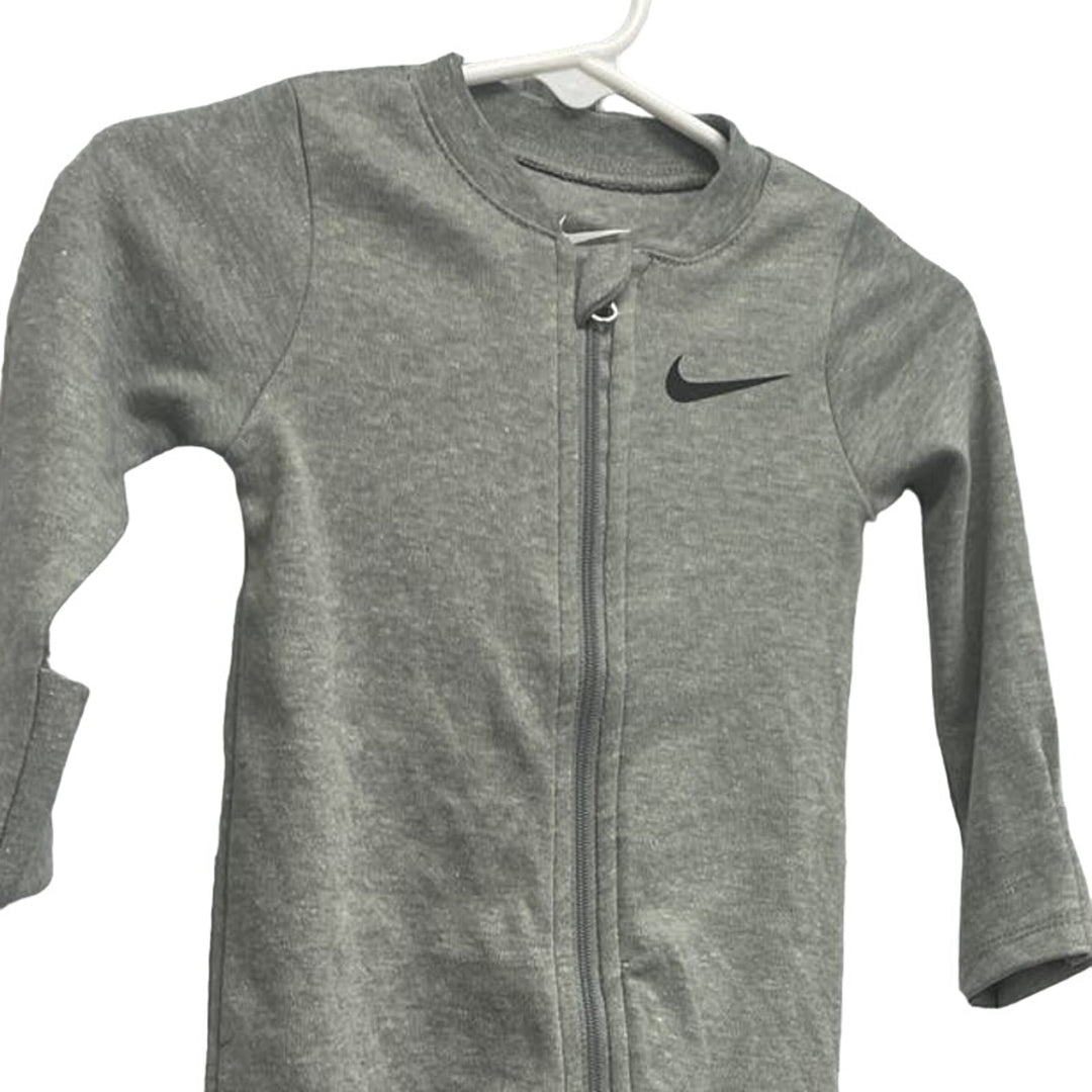 New Nike Baby Infant Newborn Zip Up Gray One Piece Long Sleeve Sleeper Bodysuit