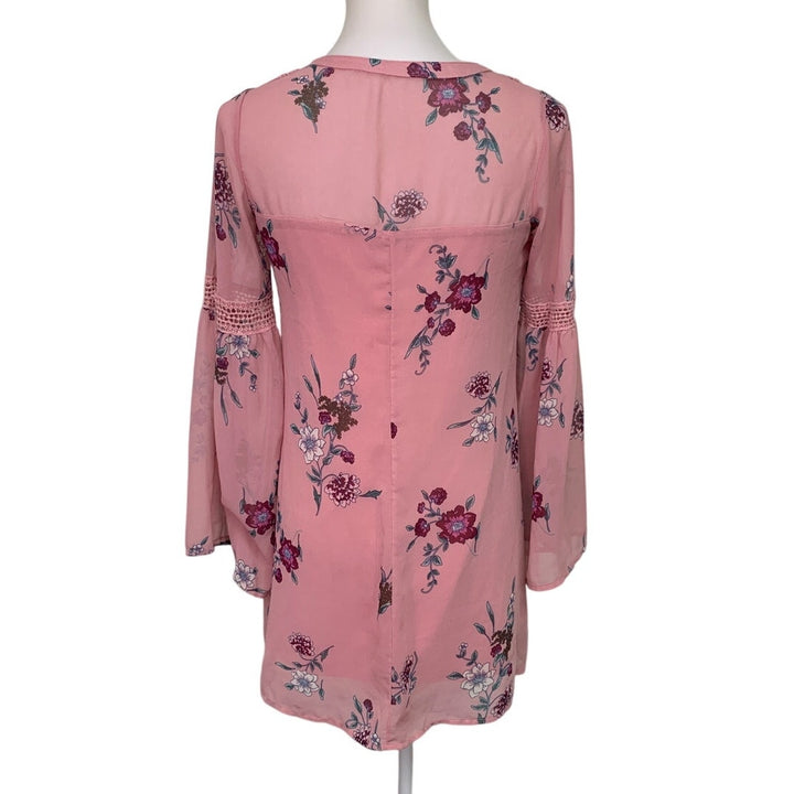 Sequin Hearts Womens XS Boho Long Bell Sleeve Flowy Pink Floral VNeck Mini Dress