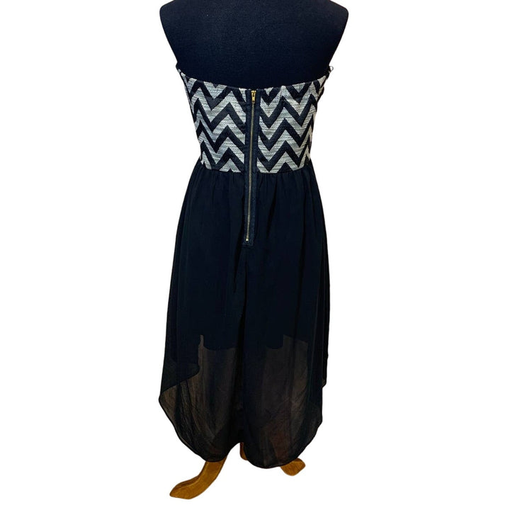 Tini Lili Large Strapless Chevron Zig Zag Hi Low Flowy Lined Formal Dress