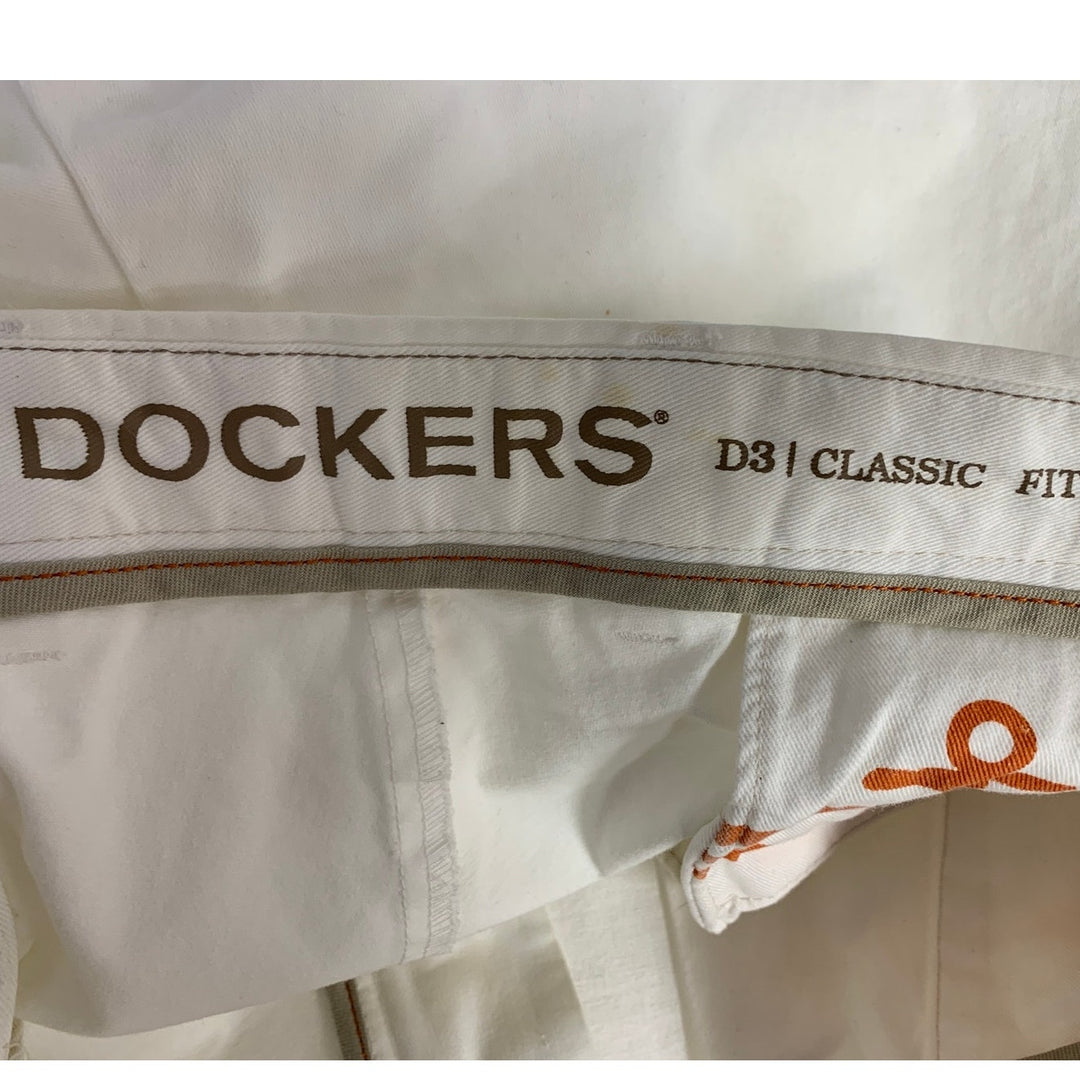 Lot of 2 Dockers Mens Size 38 X 30 100% Cotton D3 Classic Fit Khaki Denim Pants
