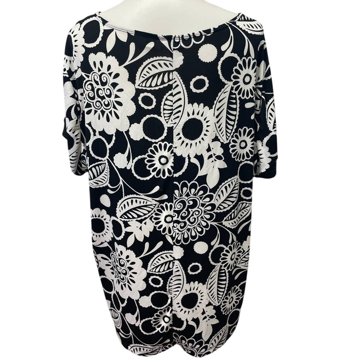 Cato Woman Plus Size 22/24W Short Sleeve Square Neck Floral Lightweight Blouse