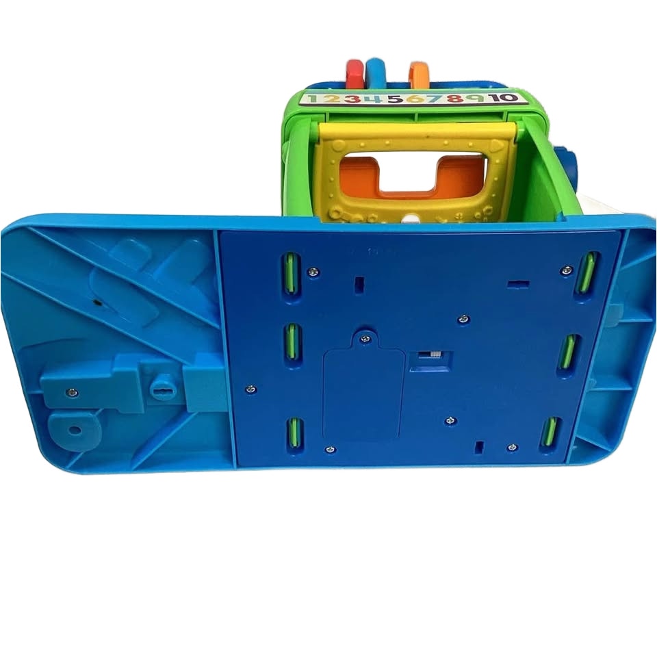 Fisher-Price Small Puppy Dog Themed Plastic Sound Making Car Wash Playset