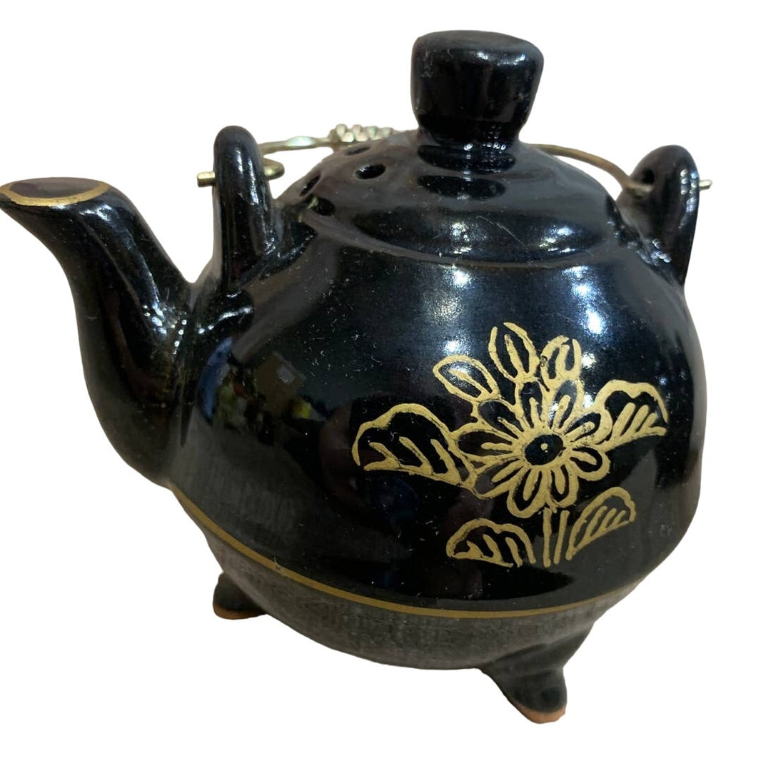 Vintage Japan Ceramic Large Rooster Tea Kettle Teapot Salt Pepper Shaker Set