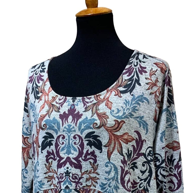 Bleu Woman 2X Long Sleeve Floral Vines Polyblend Knit Top with Pockets