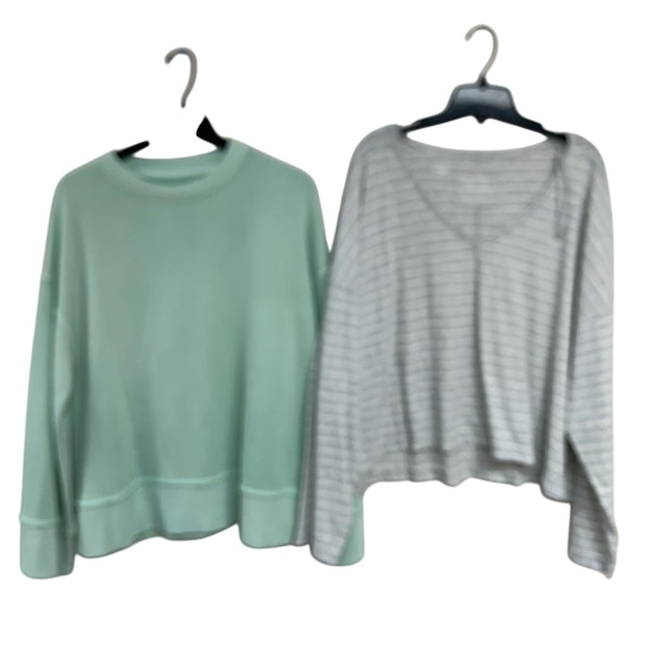 2 New American Eagle Womens Medium Striped Long Sleeve Lightweight Sweatshirts
