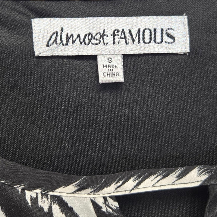 Almost Famous Womens Small 3/4 Blouson Sleeve Chevron Zig Zag Sheath Dress