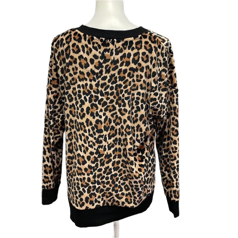 Secret Treasures Med Sleepwear Super Soft Leopard Spot Long Sleeve Crew Neck Top