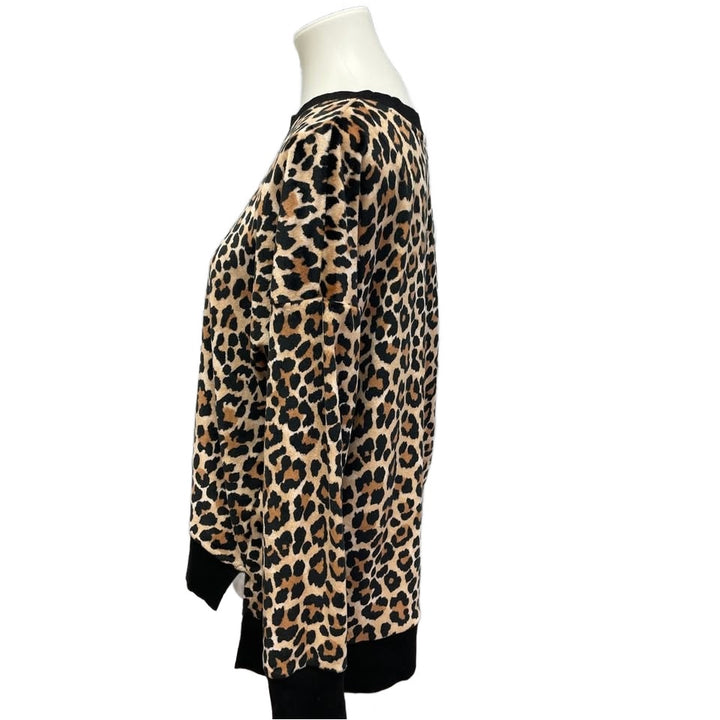 Secret Treasures Med Sleepwear Super Soft Leopard Spot Long Sleeve Crew Neck Top