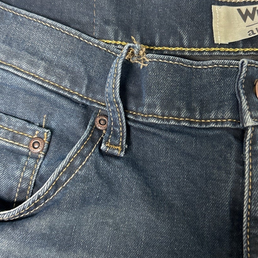 Wrangler Authentics Mens 33 X 30 Athletic Fit Stretch Denim Blue Jeans w Flaw