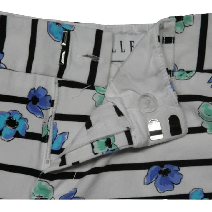 2 ELLE Old Navy Womens Size 4 Blue Floral Short Cotton Blend Shorts w Pockets