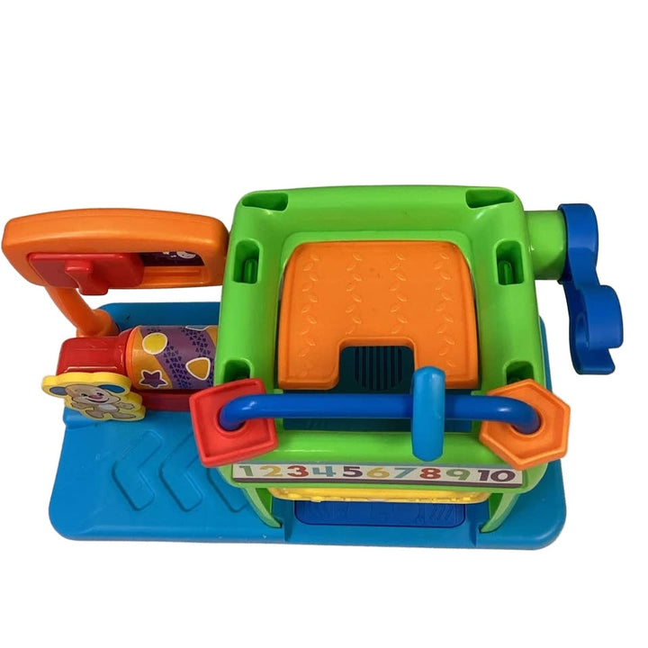 Fisher-Price Small Puppy Dog Themed Plastic Sound Making Car Wash Playset