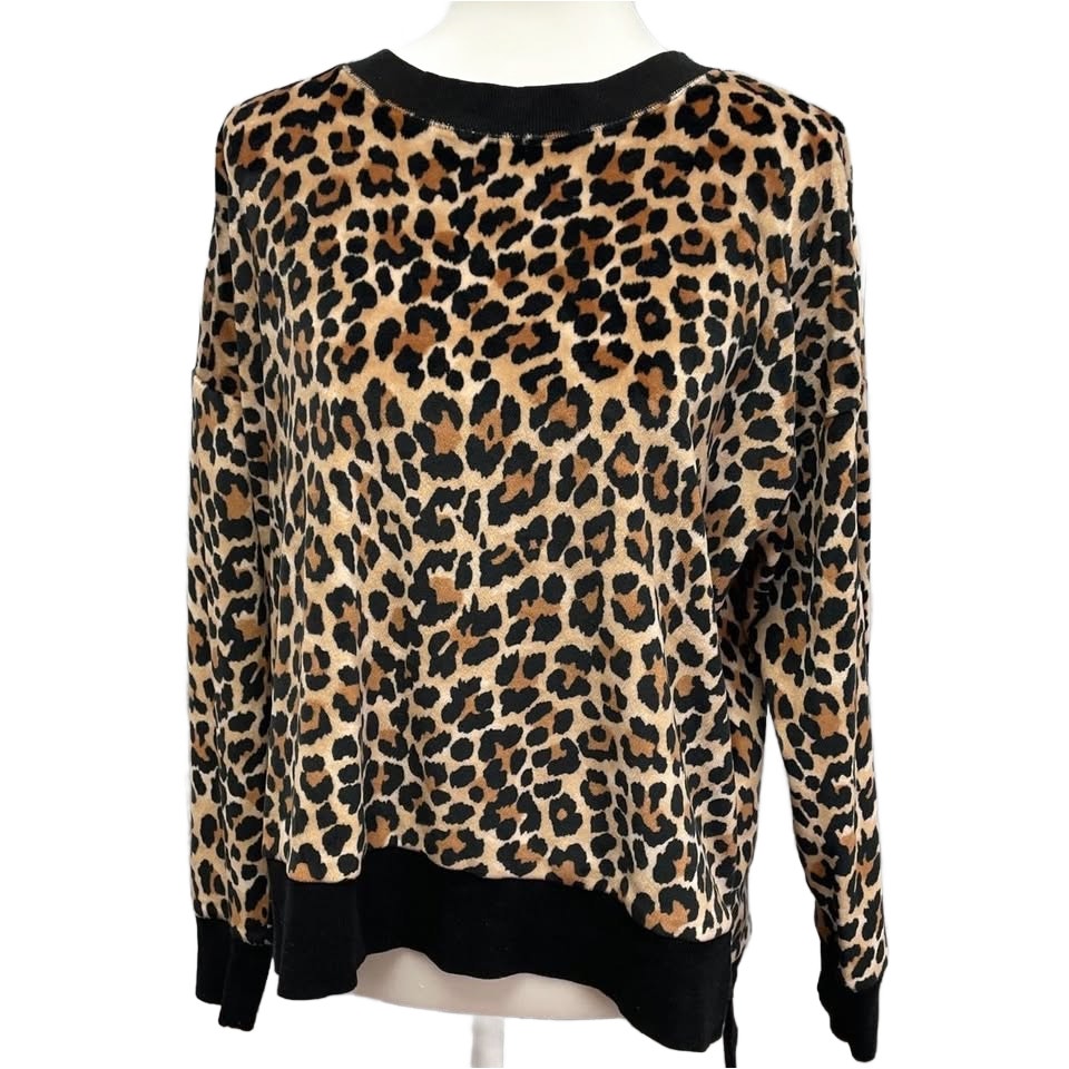 Secret Treasures Med Sleepwear Super Soft Leopard Spot Long Sleeve Crew Neck Top