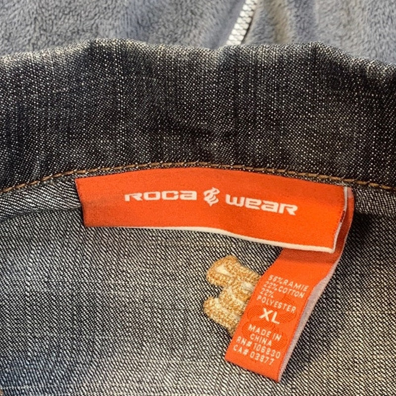 Rocawear Mens XL PolyCotton Machine Washable Button Up Denim Blue Jean Jacket