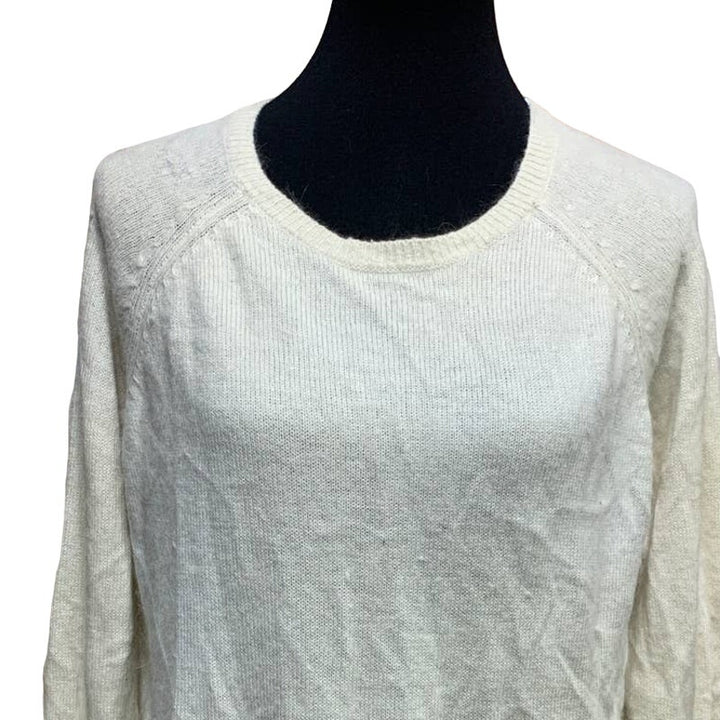 H&amp;M Medium White Angora Long Sleeve White Crew Neck Long Slv Super Soft Sweater