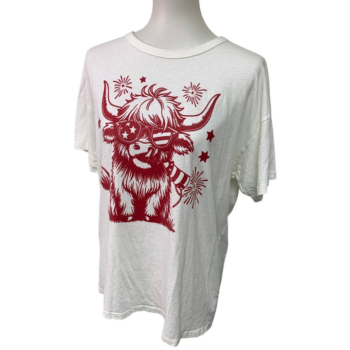New Upcycled Hand Printed Womens Medium Sunglasses Highland Cow Fireworks Tee