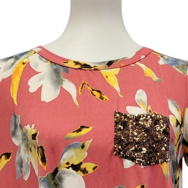 Heimish USA Womens Medium Floral Crew Neck Tee w Sequined Pocket