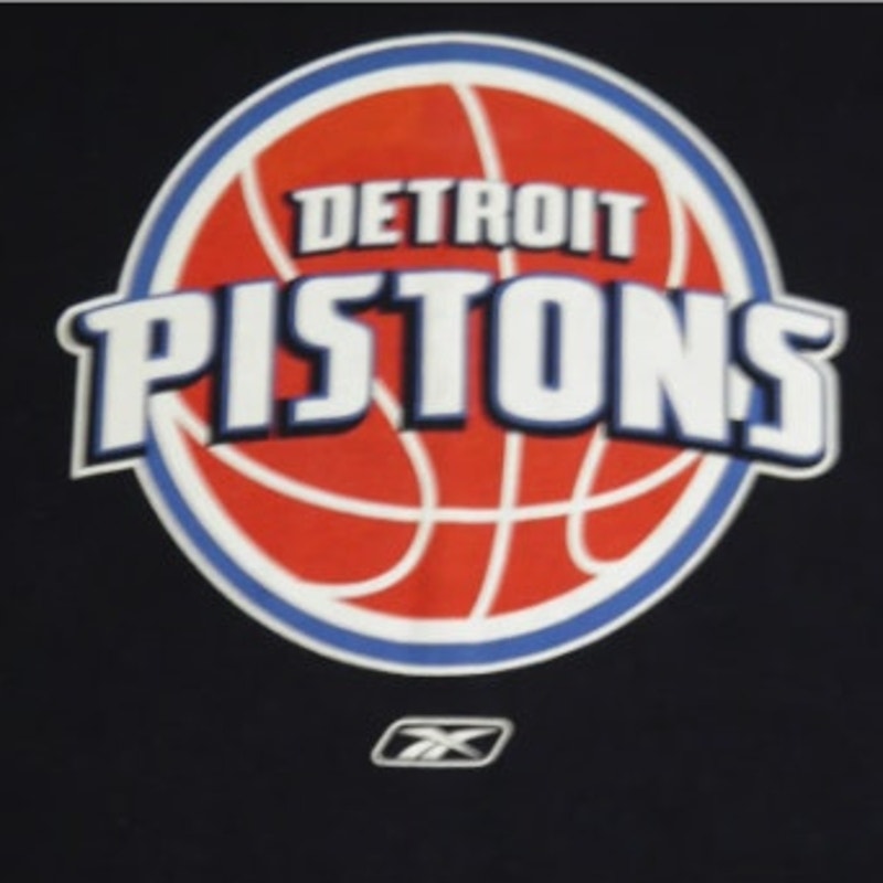 Vintage Reebok NBA Mens XL Detroit Pistons Basketball Short Sleeve Tee Shirt