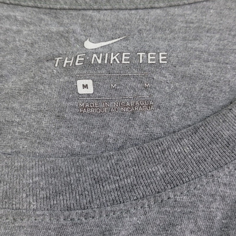 The Nike Tee Mens Medium Gray PolyCotton Short Sleeve Crew Neck Tee Shirt