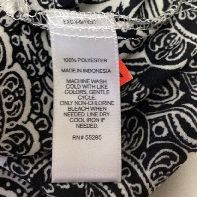 New Express XS The Portofino Shirt Sleeveless Button Down Polyester Collared Top