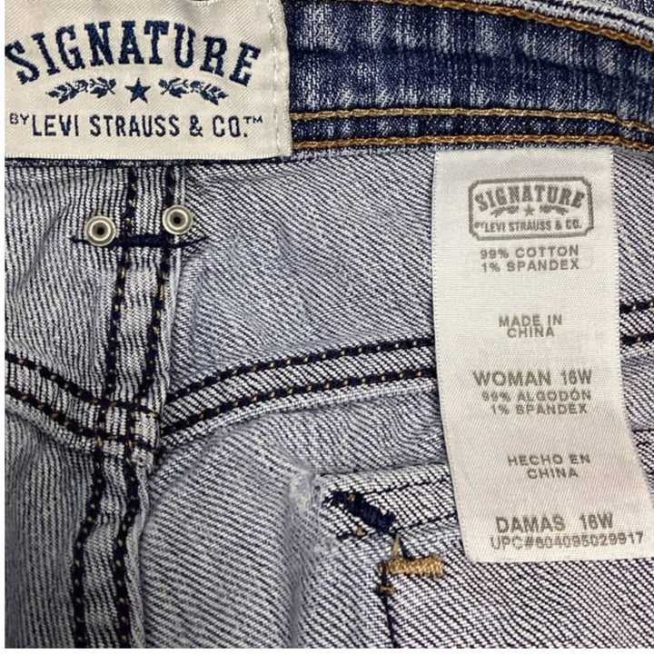 Signature by Levi Strauss Womens Plus Size 16W Stretch Cotton Denim Blue Jeans