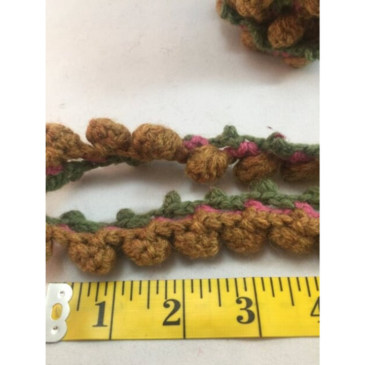 Handmade 3+ yd rescued scalloped crocheted acrylic yarn border craft pillow trim