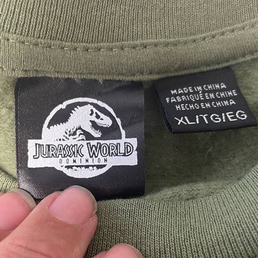 New NWT Jurassic World Dominion Mens XL Long Sleeve Raptor Dinosaur Sweatshirt