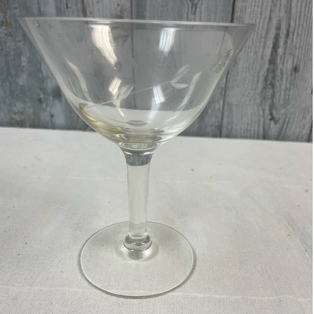 3 Vintage Delicate Glass Flower w Leaves Stemmed Drinking Wine Glasses w Chip