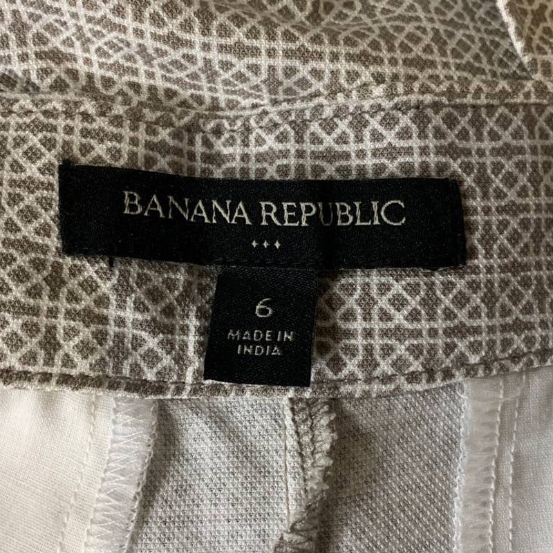 Banana Republic Size 6 100% Rayon Pleated Shorts Skort w Button Detail
