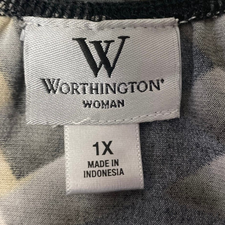 Worthington Woman 1X Short Sleeve Gathered V-Neck Geometric Elastic Arm Blouse