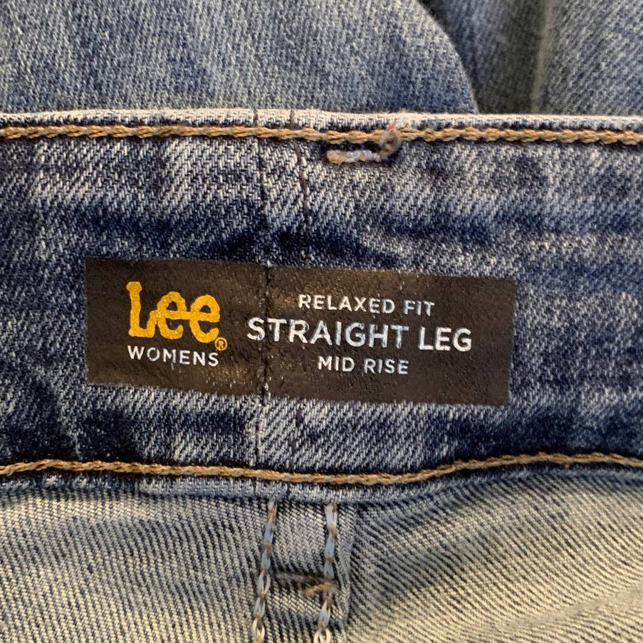 Lee Womens 24WP Petite PolyCotton Blend Relaxed Fit Straight Leg Mid Rise Jeans