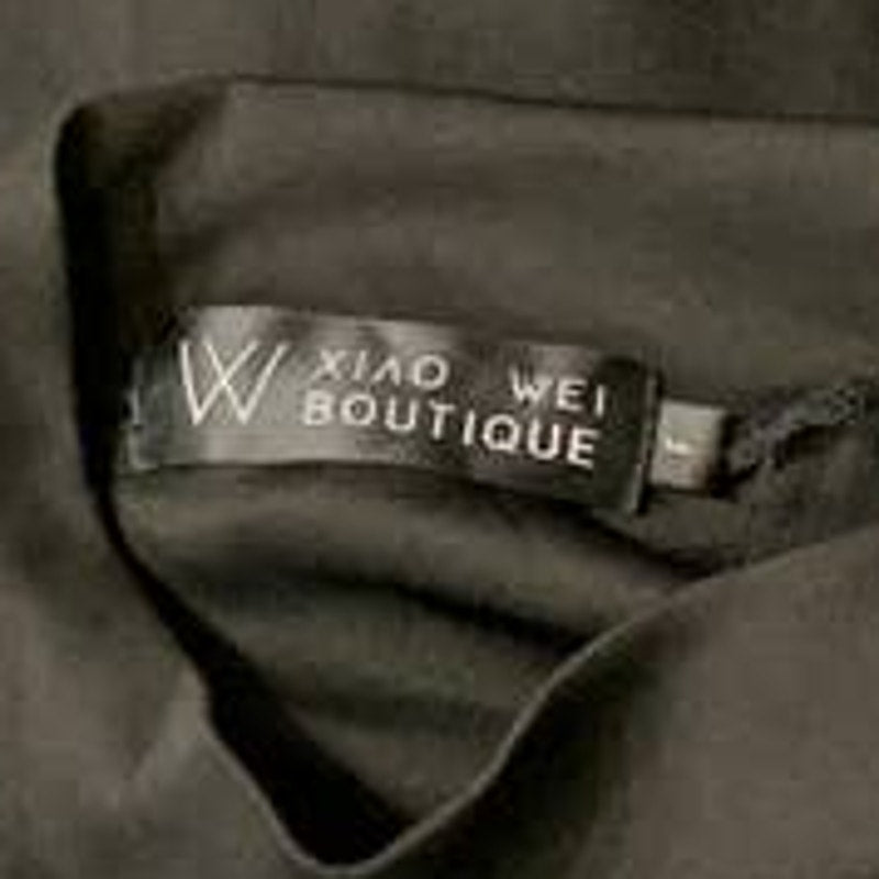 Xiao Wei Boutique Large Long Sleeve Polyester Sweatshirt w Front Pocket Zipper