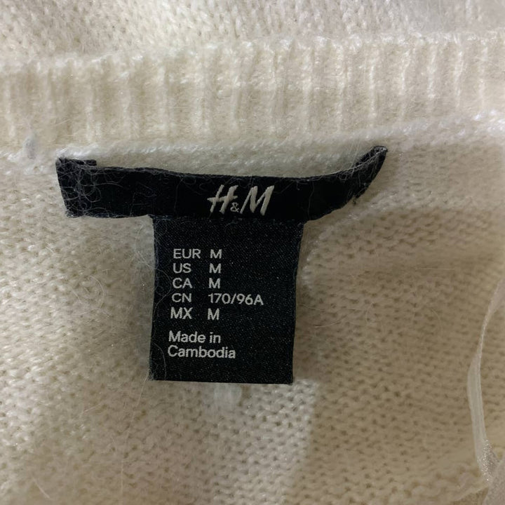 H&amp;M Medium White Angora Long Sleeve White Crew Neck Long Slv Super Soft Sweater